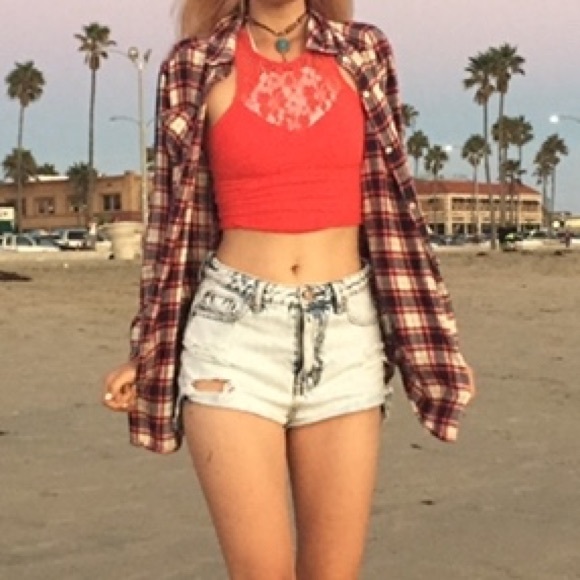 Beachy Lace Crop Top 